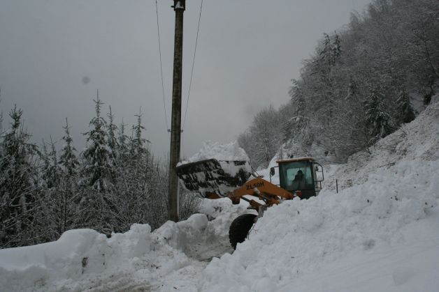 Iarna a prins din nou România nepreg?tit?