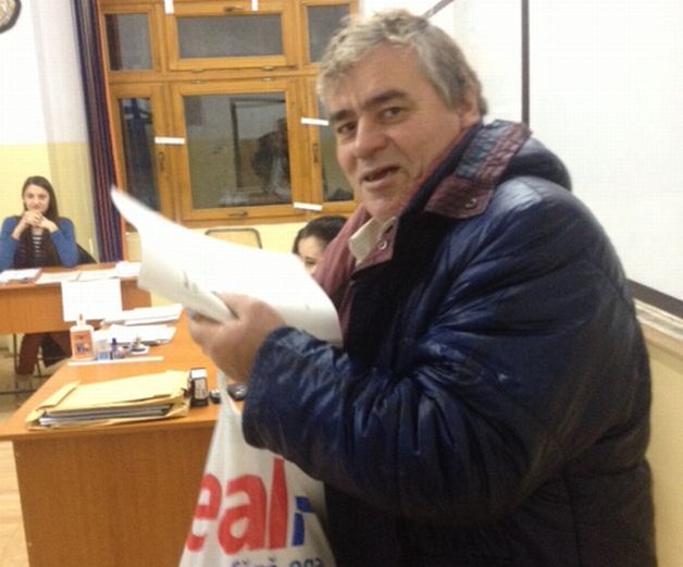 JURNAL DE PE FRONTUL ALEGERILOR. La 7.01, Nea’ Costic? a deschis “balul”