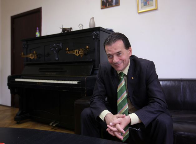 Ludovic Orban, atac la Ponta: A?tept altceva decât glumi?e, poante, negocieri f?r? mandat cu UDMR