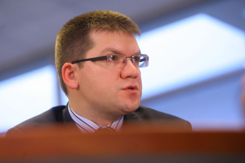 Mihail Neam?u: Ponta este "un strigoi al comunismului"