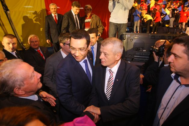 Oprescu vrea s? controleze creditele luate de edilii sectoarelor. Piedone: "Îmi dau demisia". Ale?ii generali PNL: Nu suntem deacord