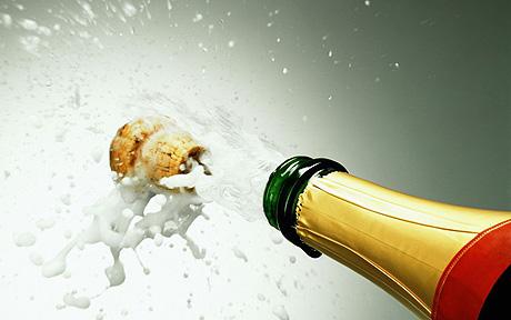 PERICOL. Risca?i s? r?mâne?i ORBI, dac? nu sunte?i FOARTE aten?i la ?AMPANIA DE REVELION! | VIDEO