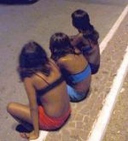 PORNOGRAFIE infantil? în Dolj ?i Mehedin?i. Minorii erau exploatati sexual în Fran?a. Poli?ia francez? ?i DIICOT au prins proxene?ii