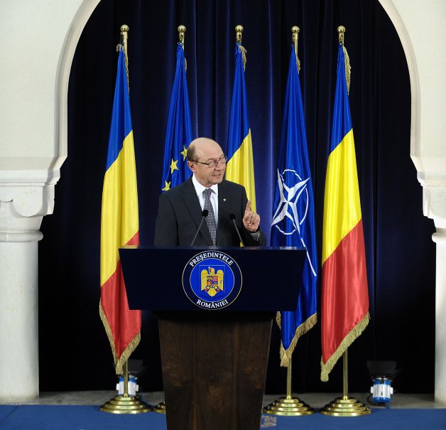 Pre?edintele B?sescu le ureaz? românilor lini?te ?i solidaritate