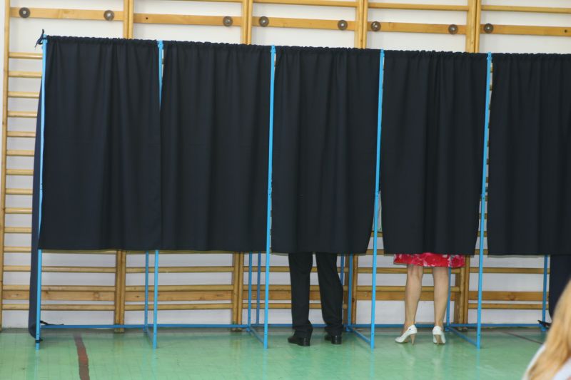 REZULTATE ALEGERI PARLAMENTARE 2012. CSOP: USL a câ?tigat alegerile parlamentare cu 54,5%. ARD a ob?inut 19%. VEZI procentele din EXIT-POLL-URI. Evz.ro î?i spune câ?tig?torii!