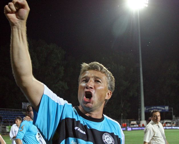 Secretele celui mai bun antrenor din Genera?ia de Aur. AFL? ce îl face pe Dan Petrescu mai valoros decât Gic? Hagi