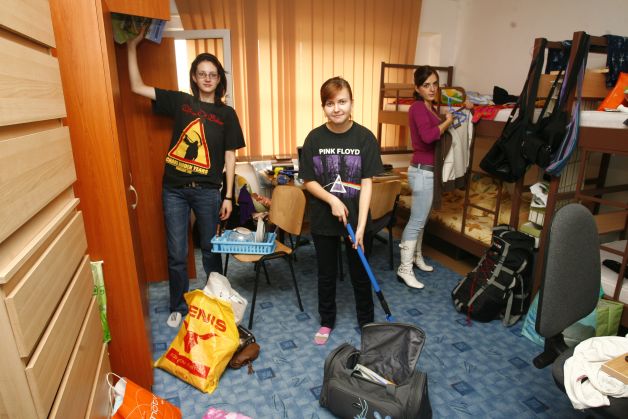 Studen?ii au MINI-VACAN?? pe 10 decembrie, în ziua de dup? alegeri!
