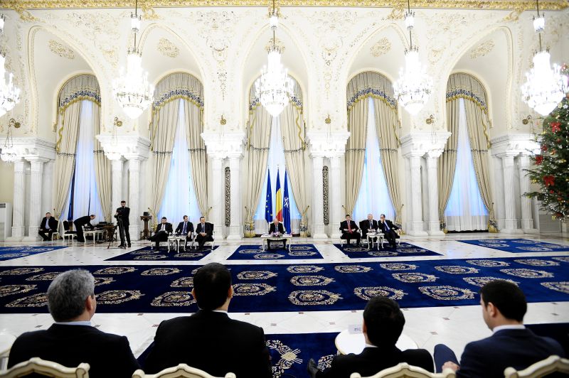 Traian B?sescu c?tre Blaga: ”Dac? avea?i propunere, poate v? d?deam mandatul, dar, dac? nu ave?i, ce s? v? fac?!” VEZI înregistrarea VIDEO de la consult?rile de la Cotroceni