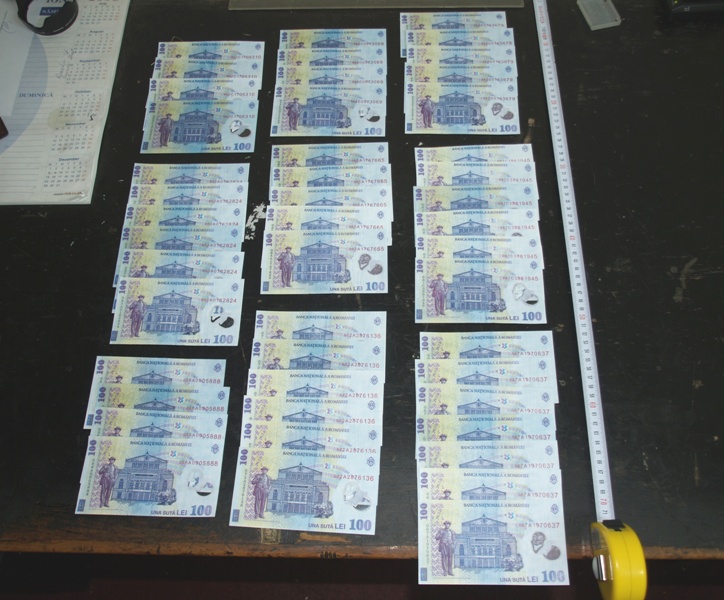 A fost stăpânul banilor şi a luat împrumuturi cu nemiluita. Acum, el a murit şi familia nu poate plăti datoriile