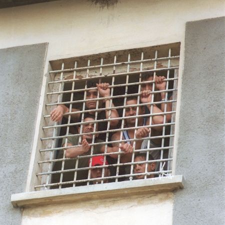 Administraţia Penitenciarelor va SESIZA instanţele în cazul ELIBERĂRII a 400 DEŢINUŢI, ca urmare a NOILOR CODURI PENALE