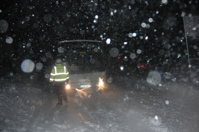 ALERTĂ. DN2 E85, între Buzău şi Vrancea, a fost ÎNCHIS. În judeţul Buzău sunt 102 localităţi IZOLATE