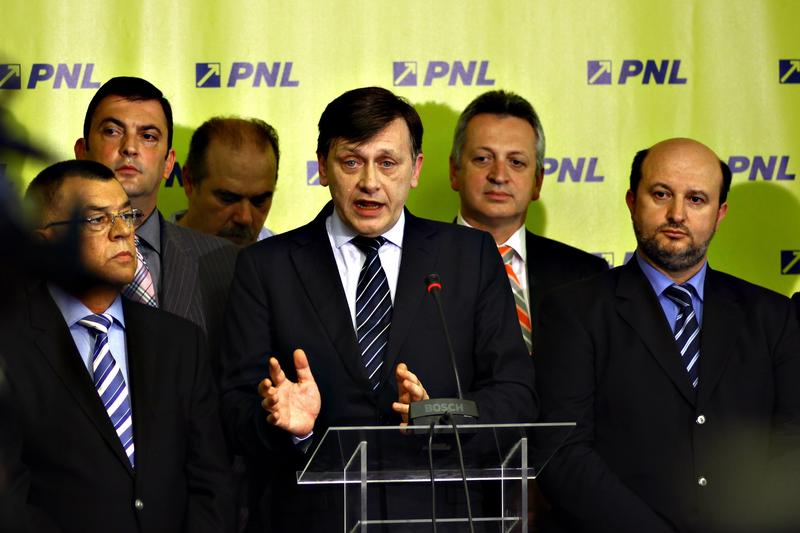 Antonescu despre Codul penal: E decizia Curţii Constituţionale şi toată lumea o respectă