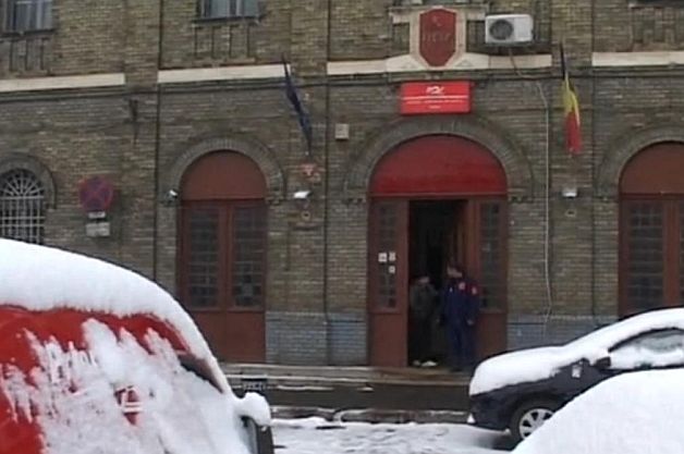 ATAC LA MAȘINA POȘTEI. Hoții au furat 100.000 de euro într-un minut