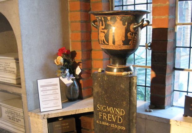 Au vrut să FURE urna cu CENUŞA lui Sigmund Freud | FOTO