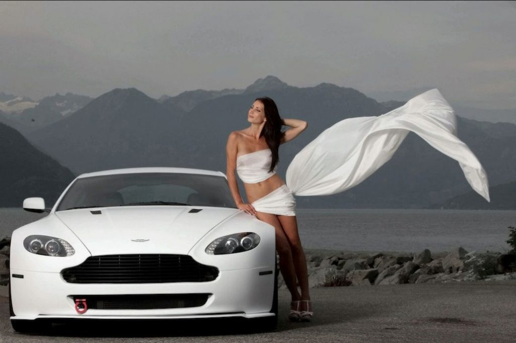 Buni şi „în casă”. Ce pot face oamenii de la Aston Martin