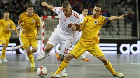 CE DE FUTSAL: Tricolorii - învinși, dar calificați