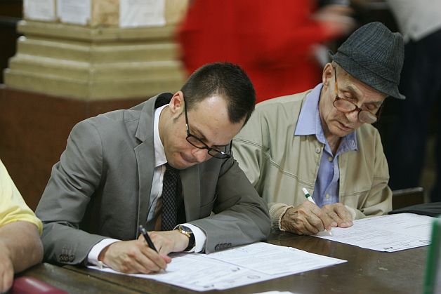 Contribuabilul român, sufocat de Guvern