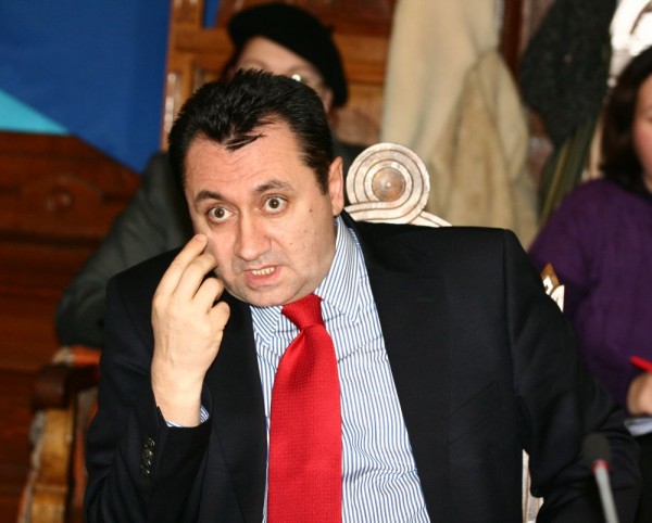 Deputatul PSD, Florin Pâslaru, trimis în judecată pentru conflict de interese. Acuzat că şi-a angajat fiul la cabinetul parlamentar!