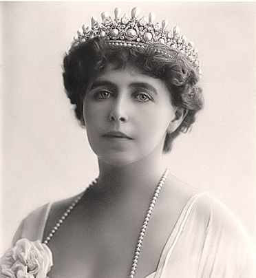 Diadema Reginei Maria, purtată de Prinţesa Diana