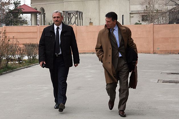Dosarul "Referendumul fraudat". Trădat de complici, Liviu Dragnea a ieşit transpirat de la Instanţa Supremă
