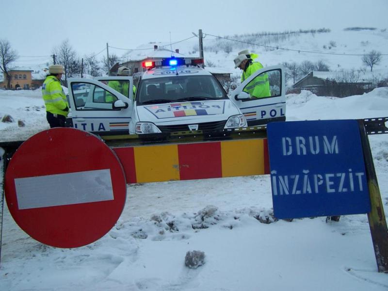 DRUMURI BLOCATE. SCANDAL între poliţie şi şoferi pe DN2. Au intervenit MASCAŢII