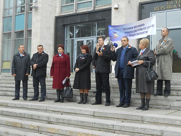 EVZ CHIŞINĂU. Plafonări care ruinează firmele mici şi mijlocii. Autorităţile locale îşi cer taxele înapoi