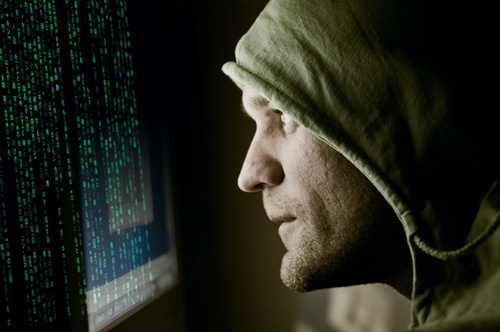 HACKERI CONTRA COST. Rețeaua care A SPART CONTURI din SUA, India și China. Infractorii cibernetici ÎȘI FĂCEAU RECLAMĂ PE INTERNET