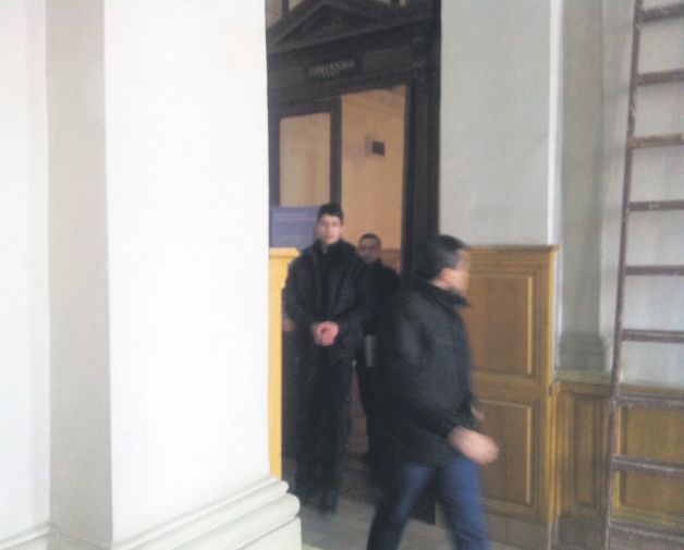 Hoțul vroia să vândă cu 500 de euro stația cu acces la bazele de date ale României