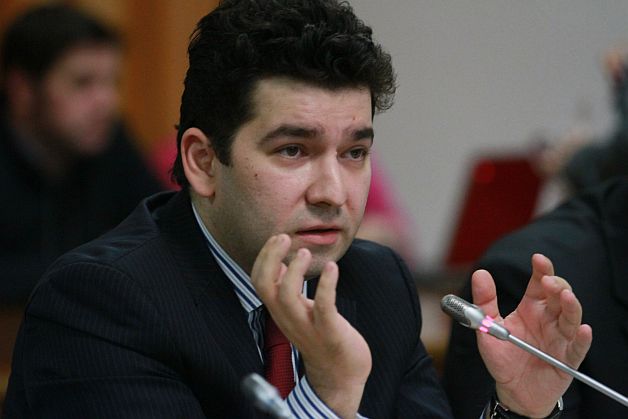 IATĂ UNDE a pierdut USL pariul cu bugetul pe 2014. ANALIŞTI: Prioritizarea cheluielilor sociale afectează economia