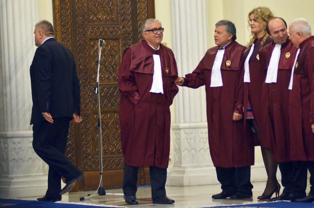 Judecătorii Curții Constituționale au declarat neconstituțională SUPERIMUNITATEA