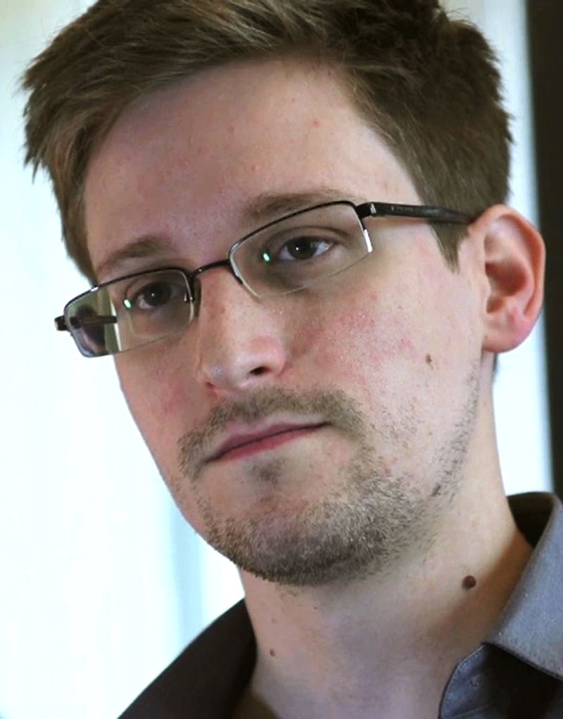 Membrii Comisiei LIBE au aprobat audierea lui Edward Snowden