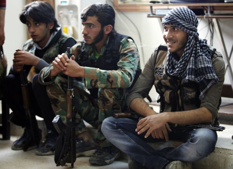 Occidentul avertizează că sute de islamiști se antrenează în Siria pentru a comite atentate în Europa