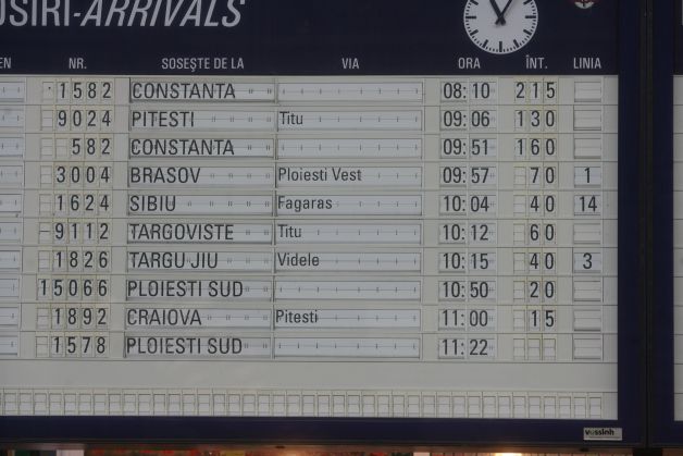 Peste 70 de trenuri de călători sunt ANULATE. Restricții de trafic pe opt linii