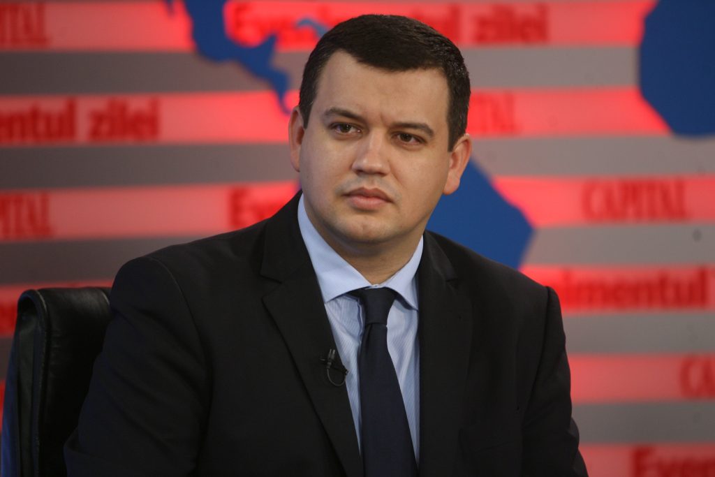 Pronunţarea în cazul constituirii Partidului Mişcarea Populară, amânată