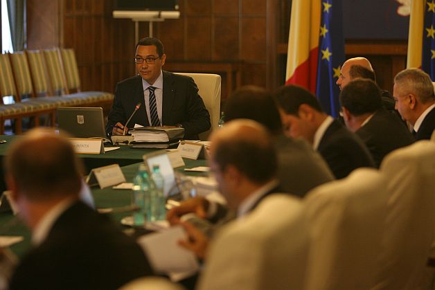 Război pe taxe în USL: Ponta, da, Antonescu, ba