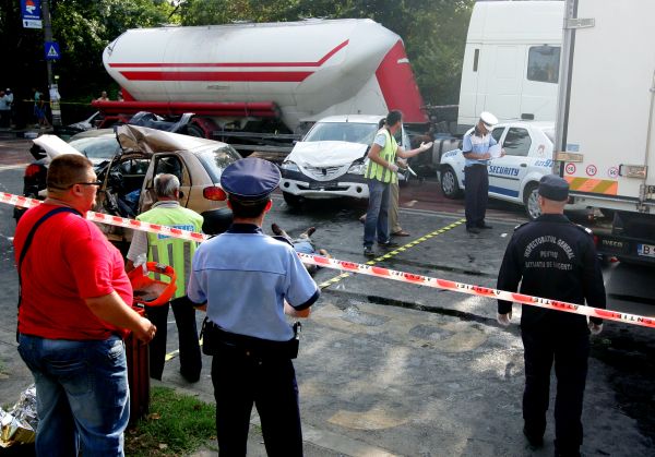RCA şi CASCO. Companiile decretează "Cod roşu" în asigurări