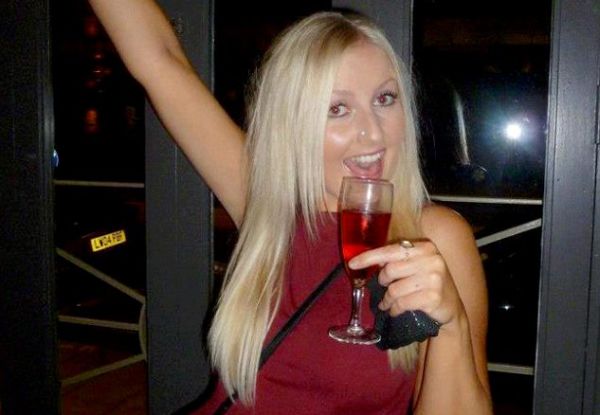 S-a SINUCIS din cauza PĂRULUI. Temerea ei era stupidă