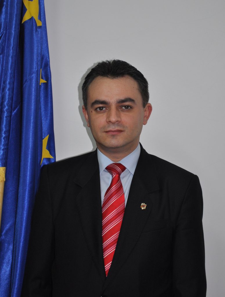 Secretarul de stat demis de Ponta câştiga lunar peste 10.000 de lei de la Eximbank