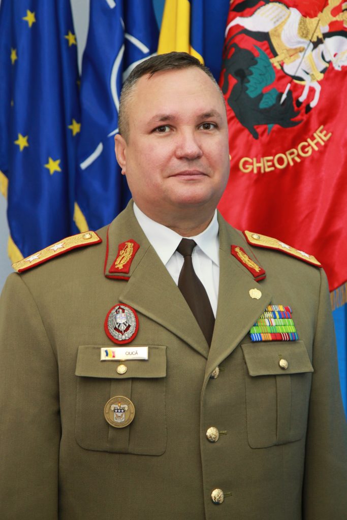 ȘEFUL FORȚELOR TERESTRE conduce ARMATA în LUPTA cu ZĂPADA ȘI VISCOLUL. Peste 7.000 de MILITARI MOBILIZAȚI pe „FRONTUL” DIN EST