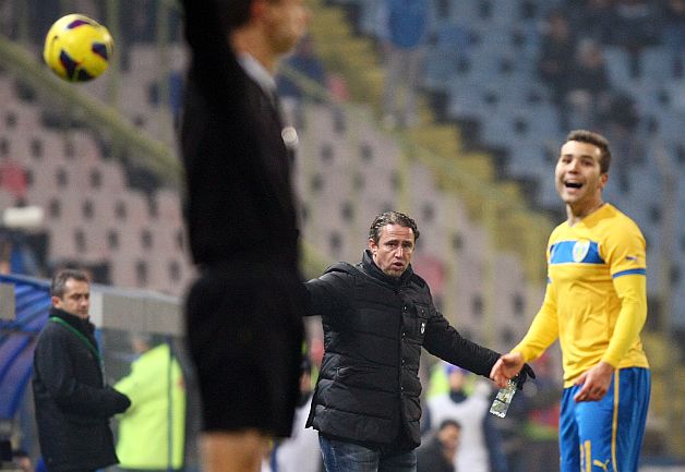 Steaua se mai şi refuză!