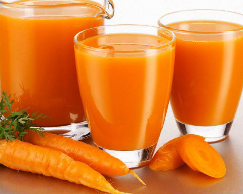 Sucurile de fructe și legume curăţă vasele de sânge, menţin creierul tânăr şi combat cancerul. Iată care sunt cele mai eficiente