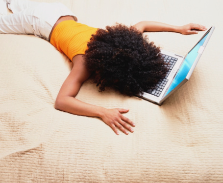 SURPRIZĂ: De cine nu veţi mai fi DERANJAŢI. La ce RENUNŢĂ reţeaua de socializare Facebook