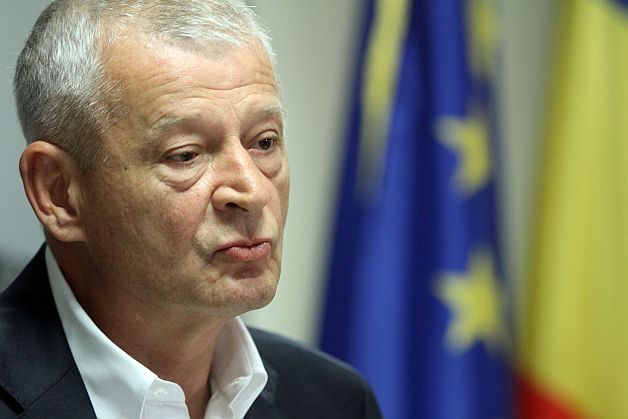 Transportul în Capitală nu este blocat. Oprescu: se circulă în condiții de iarnă