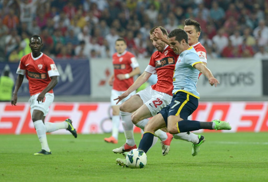 Trei "derby-uri ale României", în primăvară