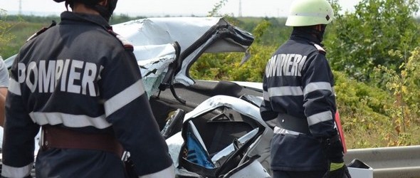 Ucis de un tir. Șoferul stătea pe internet