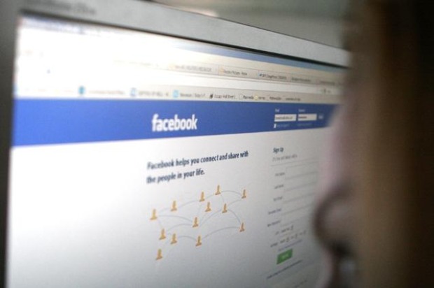 A ajuns la închisoare pentru că a postat asta pe Facebook! Ce a făcut această tânără pentru a intra după gratii?