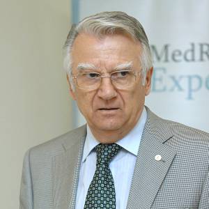 ANI: Directorul Centrului de Cercetări Ştiinţifice din MApN, Victor Voicu, în conflict de interese. Generalul a fost acuzat de fals în declaraţii