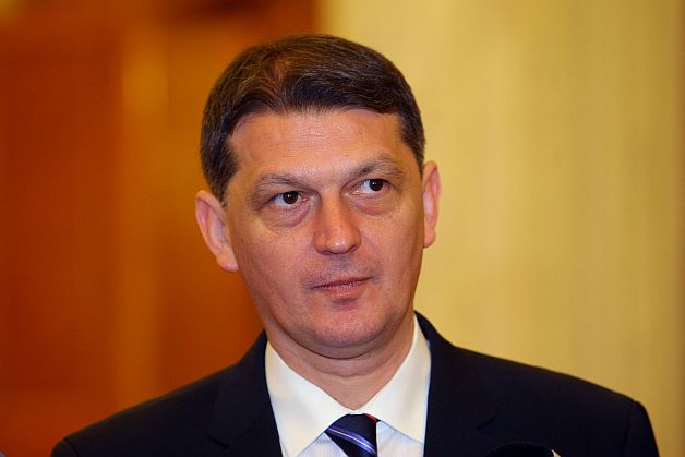 Berca: Trei consilieri municipali şi judeţeni şi zece primari PDL din Bacău, la Mişcarea Populară