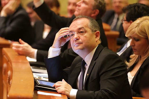 Boc, presat să demisioneze din PDL
