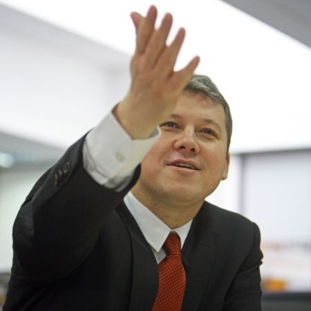 Cătălin Predoiu: Ponta și Antonescu, doi chirurgi beți care se bat în sala de operație pe bisturiu